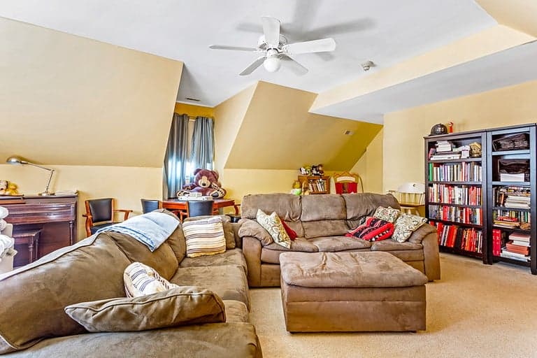 Photo immobilière avec lumière artificielle éteinte et HDR activé